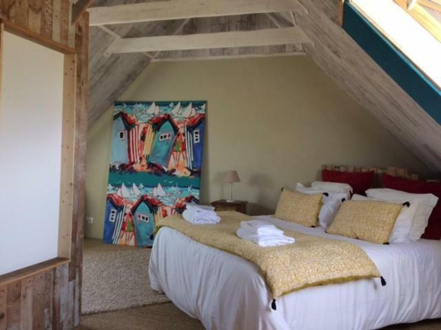 Les Chambres Du Mad Henvic Exterior photo